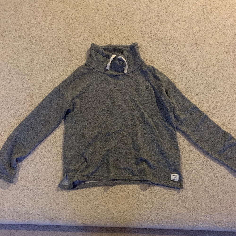 Roots heathered grey sweater